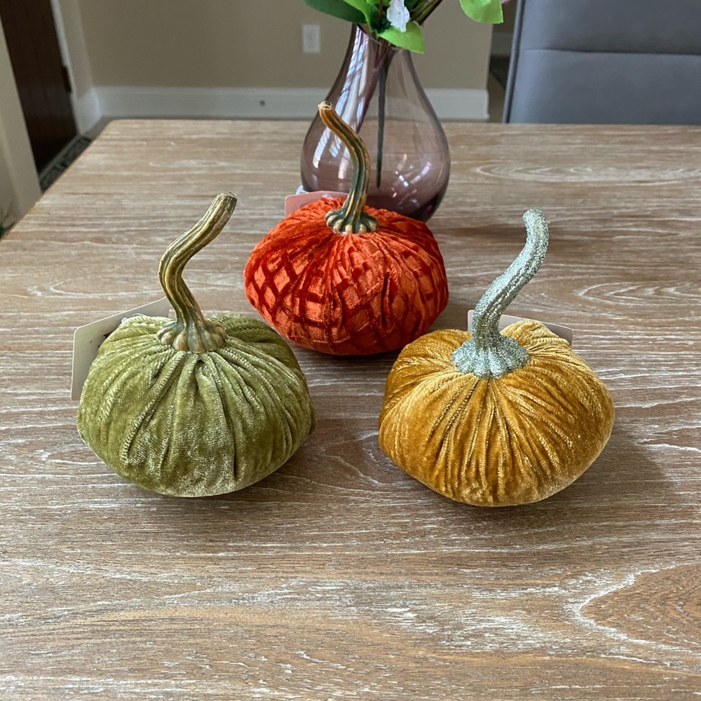 3 small helloween  pumpkin